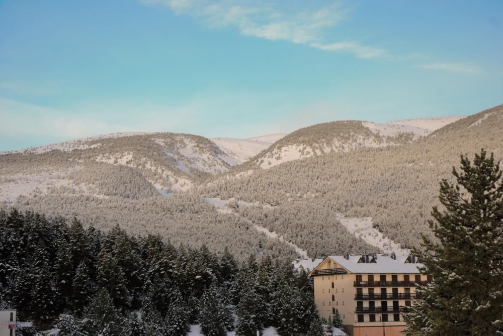 Port del Comte ja té gruixos de neu de 10 cm