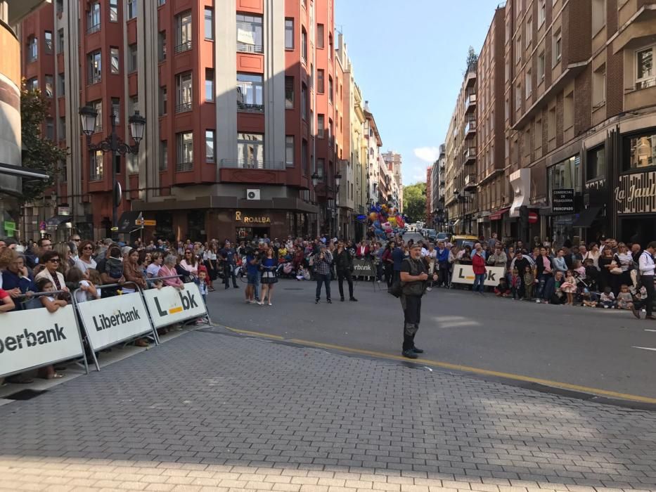 Oviedo celebra el desfile del Día de América en Asturias