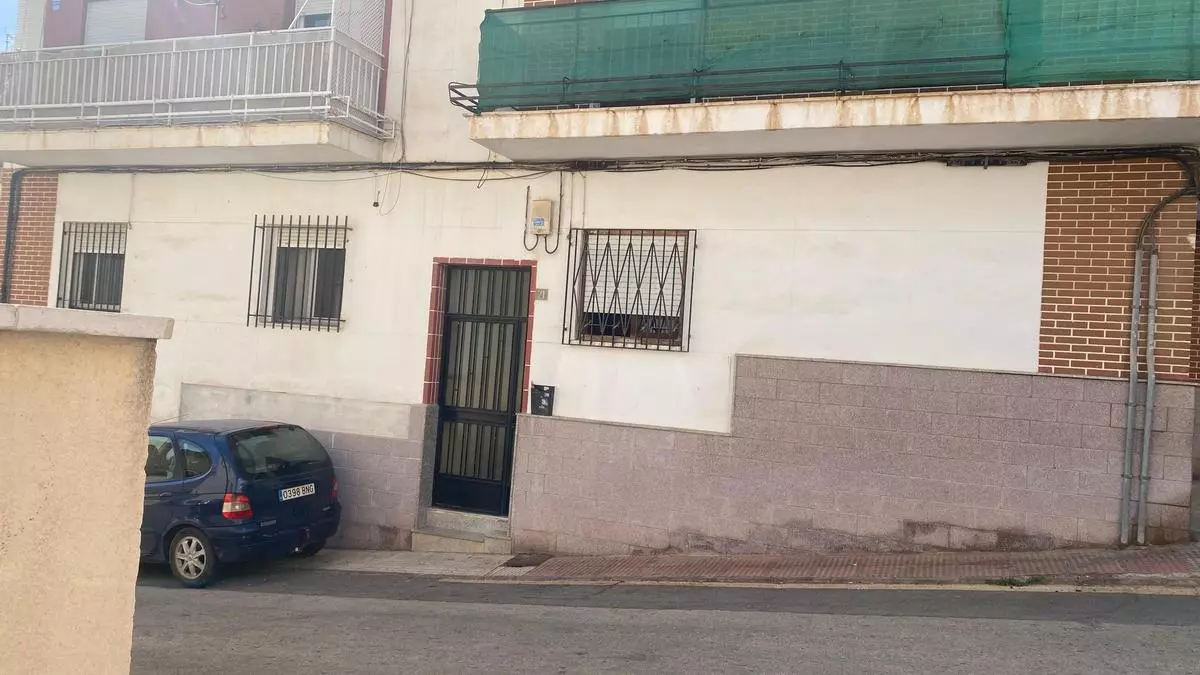 Mata de una cuchillada en el coraz車n a un joven por una deuda de 15 euros en Cartagena