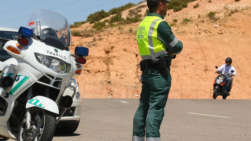 Motos camufladas de la Guardia Civil vigilarán las carreteras de Canarias