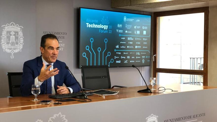 El concejal de Presidencia y Nuevas Tecnologías Antonio Peral