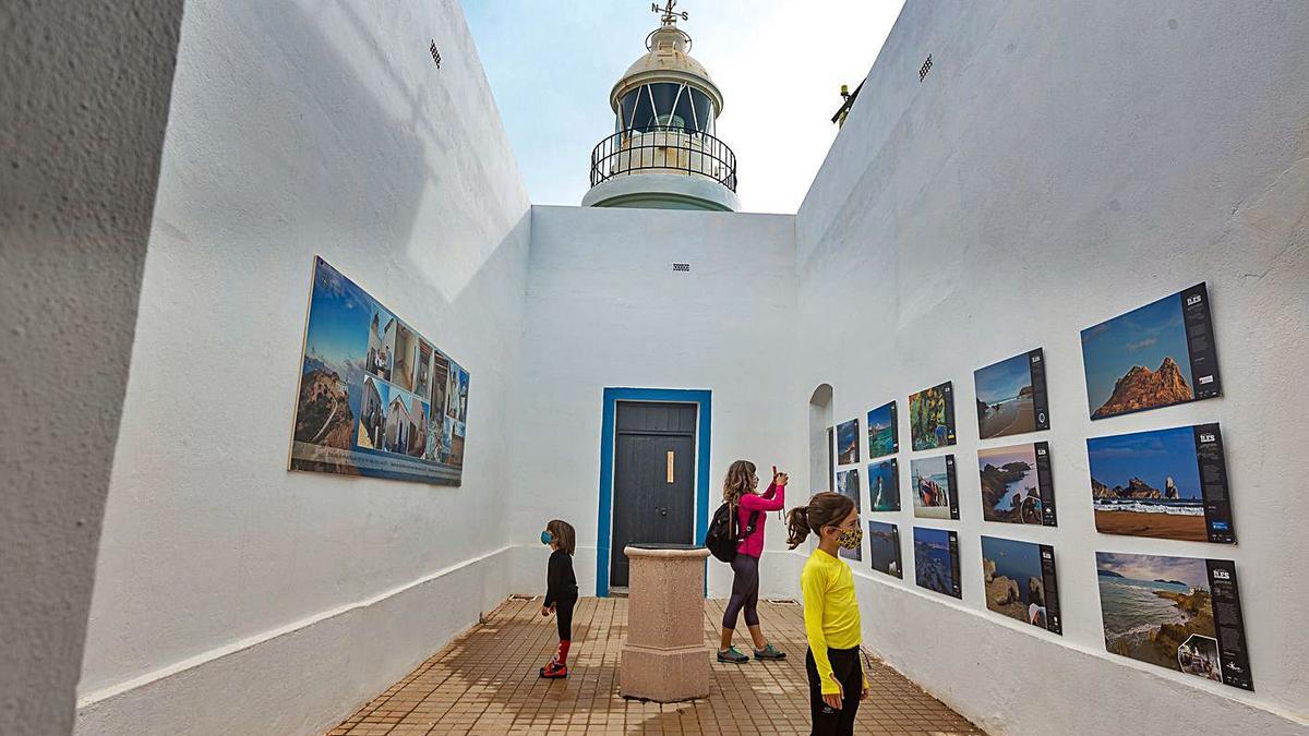 El faro de Punta Albir.