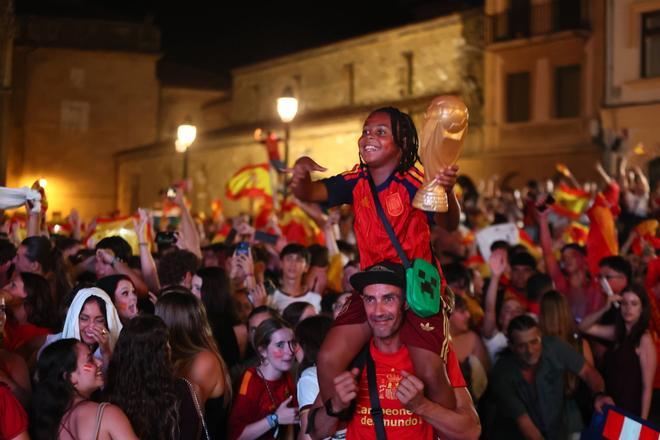 EN IMÁGENES: Así se vivió en Oviedo el triunfo de España en el Mundial