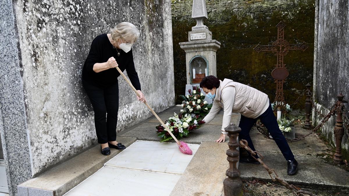 Todos los Santos 2021: Pontevedra honra a sus muertos