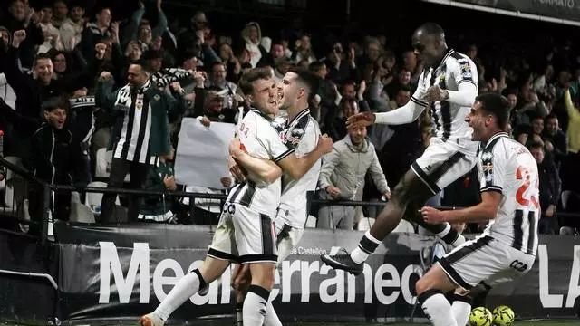 Resumen y Highlights del Castellón 2 - 0 Almería de la jornada 33 de la liga Hypermotion