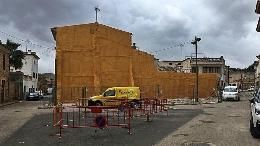 Una de las viviendas afectadas por la pasada &#039;torrentada&#039; que ha tenido que ser demolida.