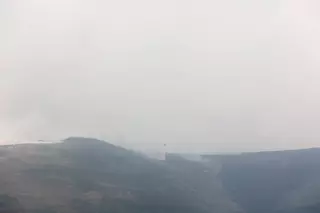 Nuevo incendio alarmante en Cangas el Narcea tras estabilizar el del Acebo: el fuego llega ahora desde León por Genestoso