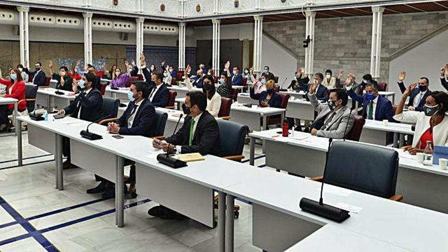 La Asamblea pone fin a siete meses de vaivenes en la Ley del Mar Menor