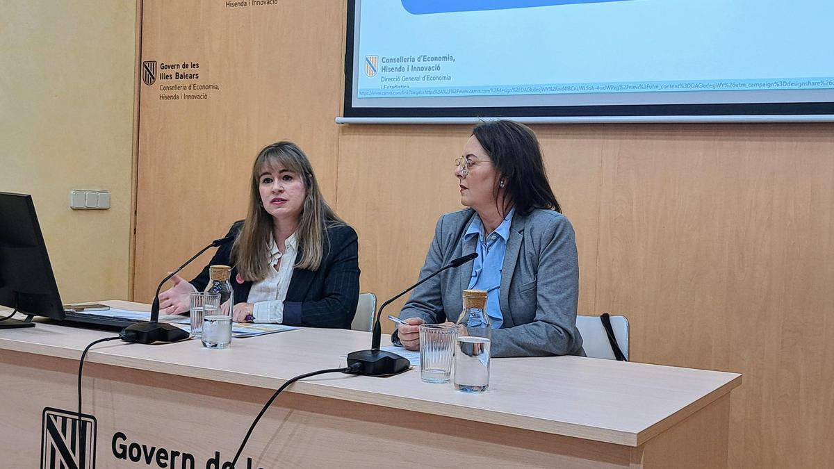 Catalina Barceló, a la izquierda, y Pedrona Seguí, en la presentación de los resultados del Observatorio de Comercio en el tercer trimestre.
