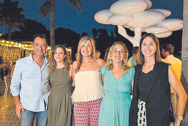 Dérek Pérez, Soraya Romero, Marilena Estarellas, Mónica Munar y Bea Montes.