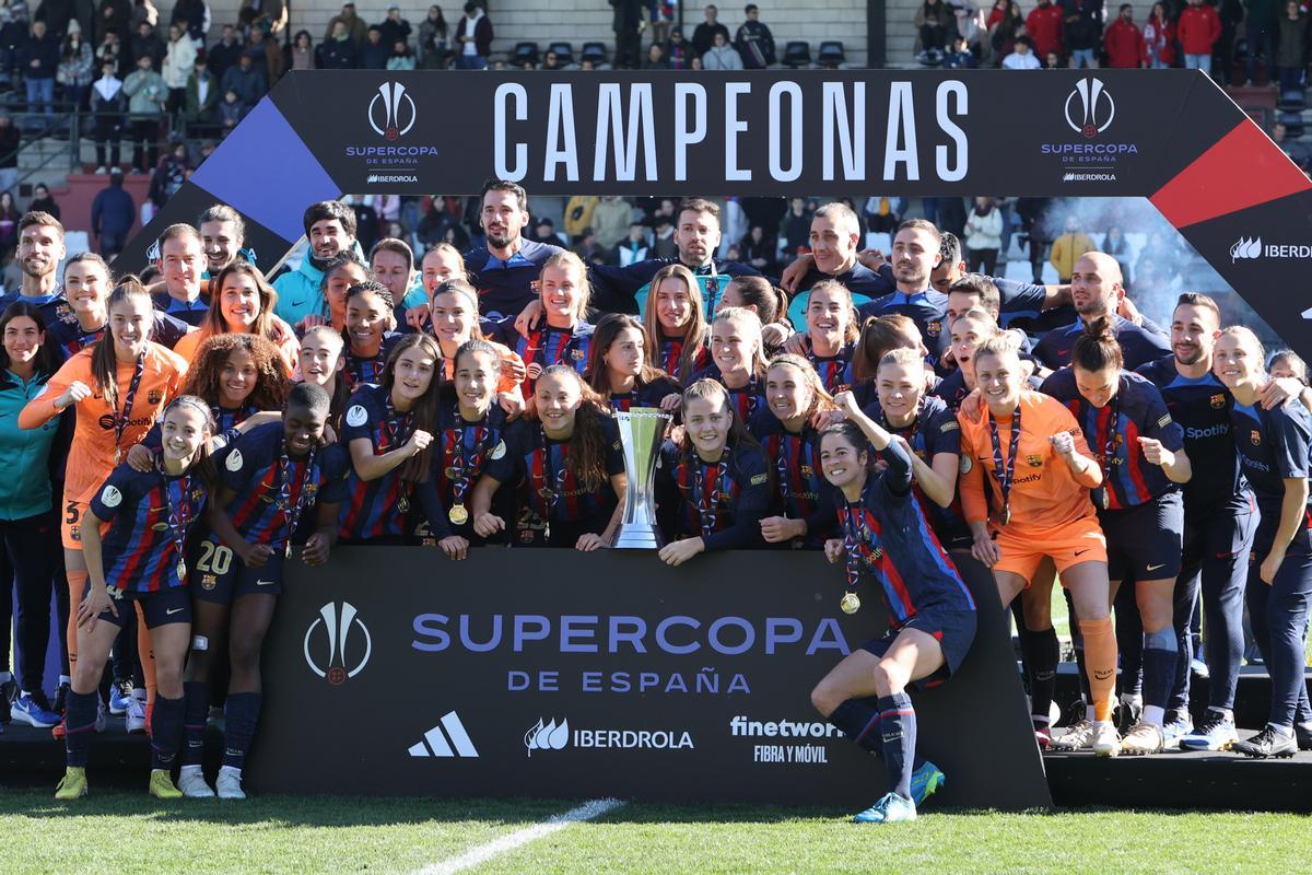 Así celebró el Barça su primer título de la temporada