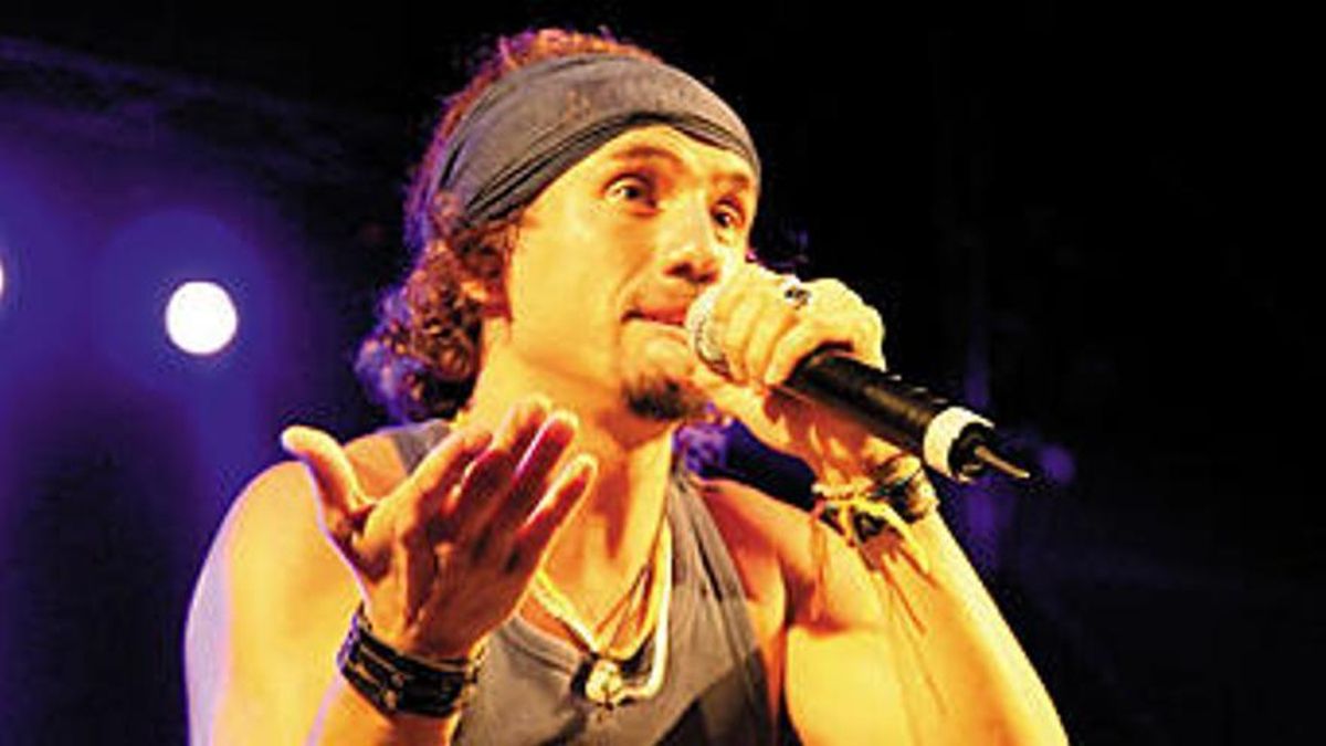 El cantante Macaco, durante una actuación.
