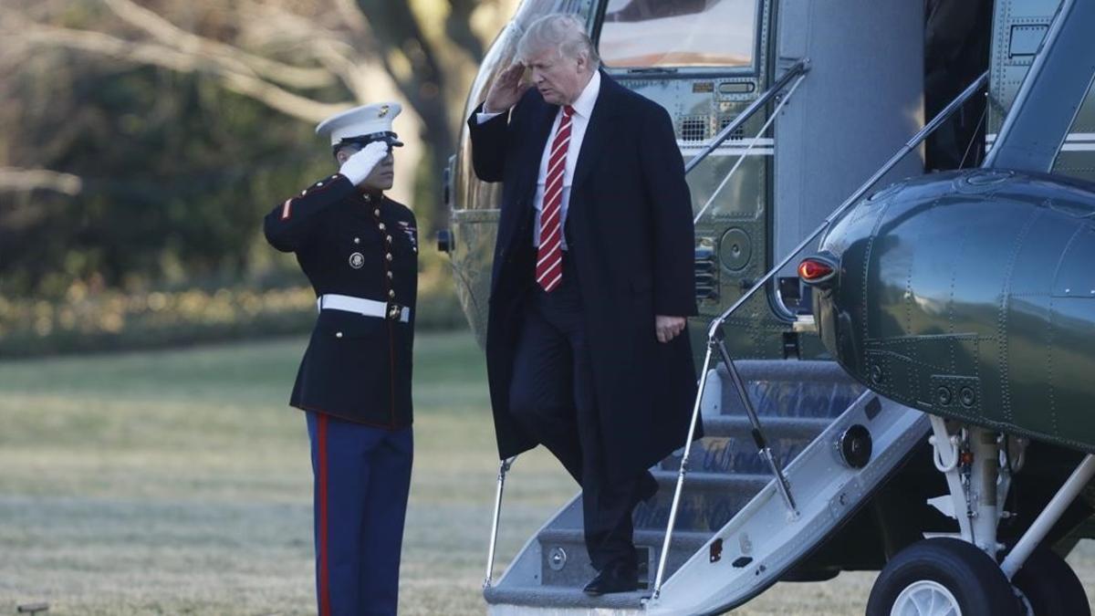 Trump llega con el helicóptero presidencial a la Casa Blanca
