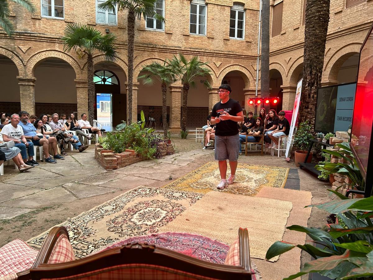 Fotogalería I El alumnado del colegio Virgen del Carmen de Vila-real celebra nueva edición del 'Carmel Talks'