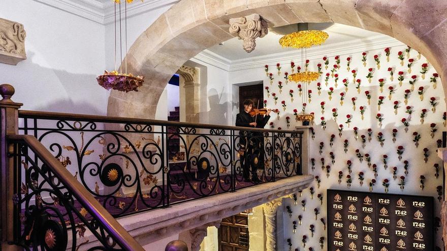 1742 está ubicado en una casa el siglo XVIII.