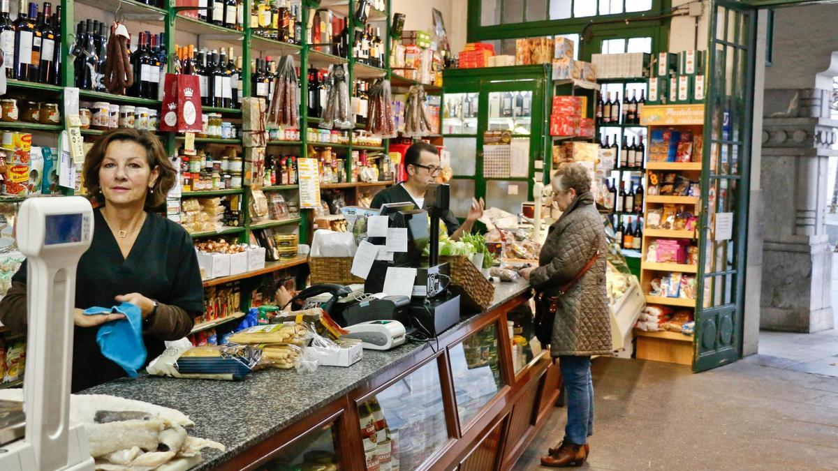 TIENDA DE ULTRAMARINOS LA COLOSAL. CALLE SAN FRANCISCO
