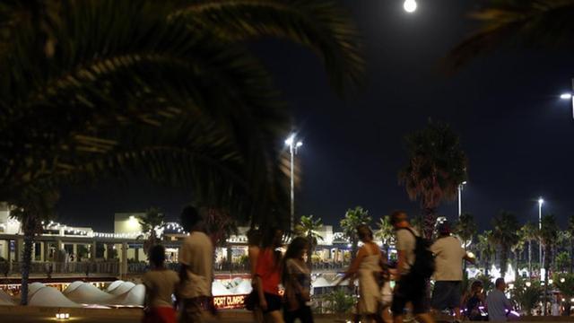Un joven muere apuñalado en el Puerto Olímpico