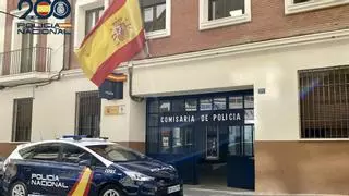 Dos detenidos por robar un reloj de 117.000 € a un anciano tras tirarlo al suelo en Alicante