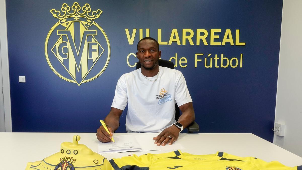 Chukwuma Eze se incorpora al filial del Villarreal cedido por el Real Oviedo.