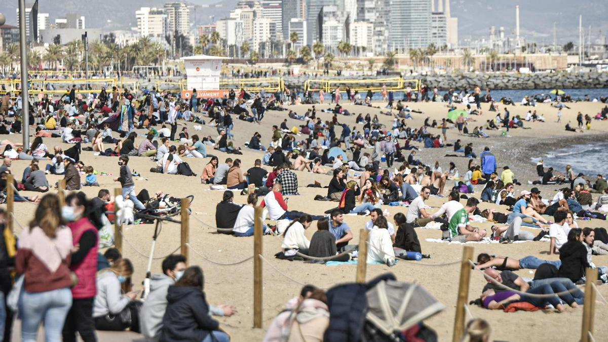 La postpandèmia de la Covid, ¿una tornada als ‘bojos anys 20’?