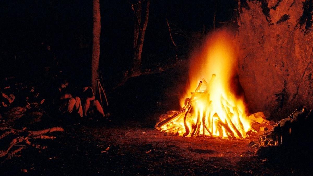 Hoguera para ilustrar pieza de la noche de Sant Joan