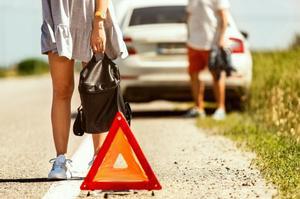 Así es como deberías actuar si tu coche se avería en la carretera esta Semana Santa