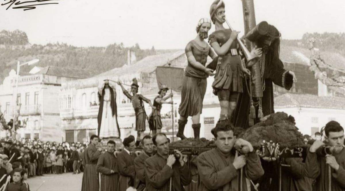 Jesús con la cruz a cuestas, en el Santo Encuentro.  | // SANTORO