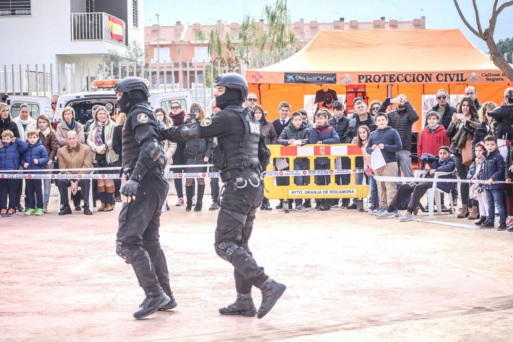 Exhibición policial en Granja de Rocamora