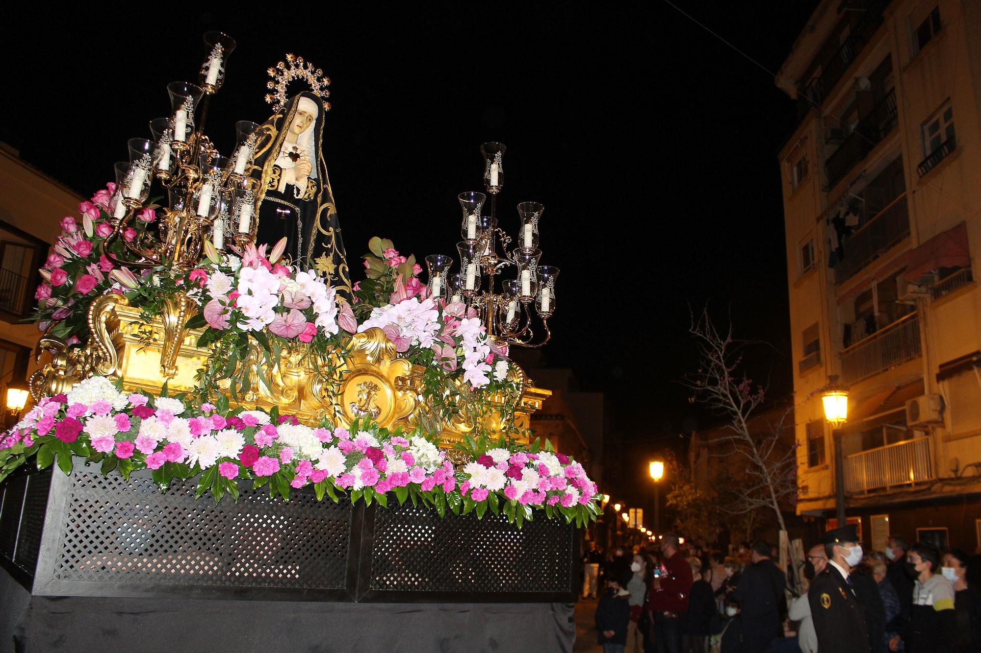 La Dolorosa del Cabanyal desfila con cinco falleras mayores de València