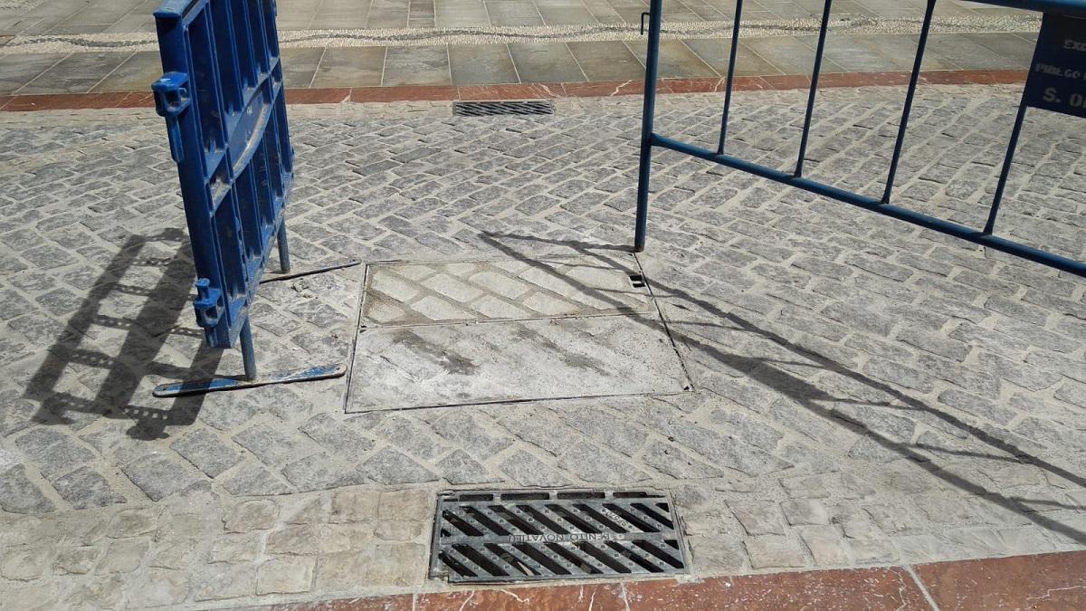 Pavimento reparado en la calle Río de Priego, cuya legalidad cuestiona el PSOE.