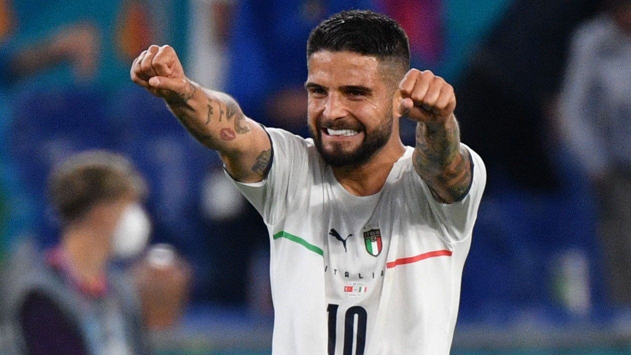 Insigne celebra el tercer gol de Italia a Turquía en el partido inaugural de la Eurocopa.