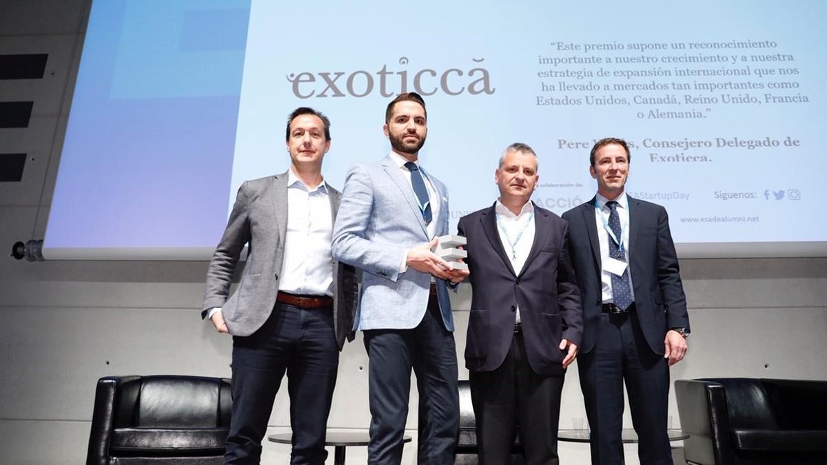 El equipo de Exoticca recibe el precio de Esade y Banc Sabadell.