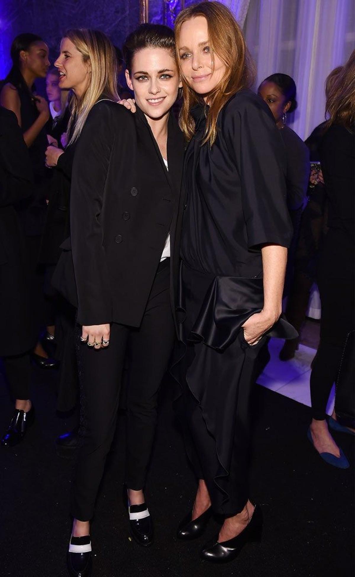 Kristen Stewart apuesta por un look andrógino para acudir a la presentación de la nueva colección de Stella McCartney en Nueva York