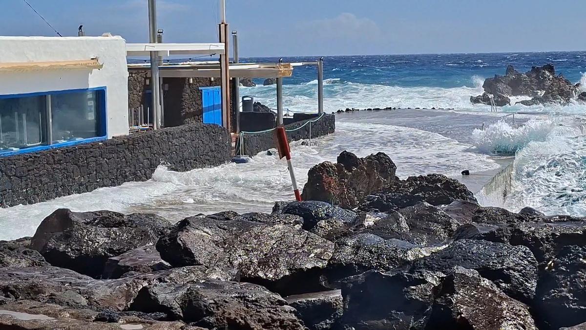 Oleaje en Lanzarote por la borrasca Therese