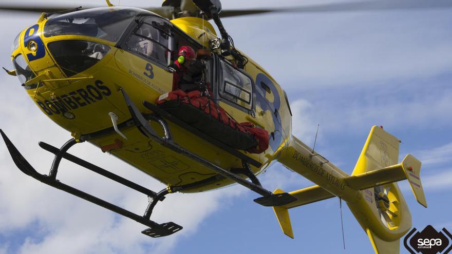 Helicóptero medicalizado del SEPA-Bomberos de Asturias.