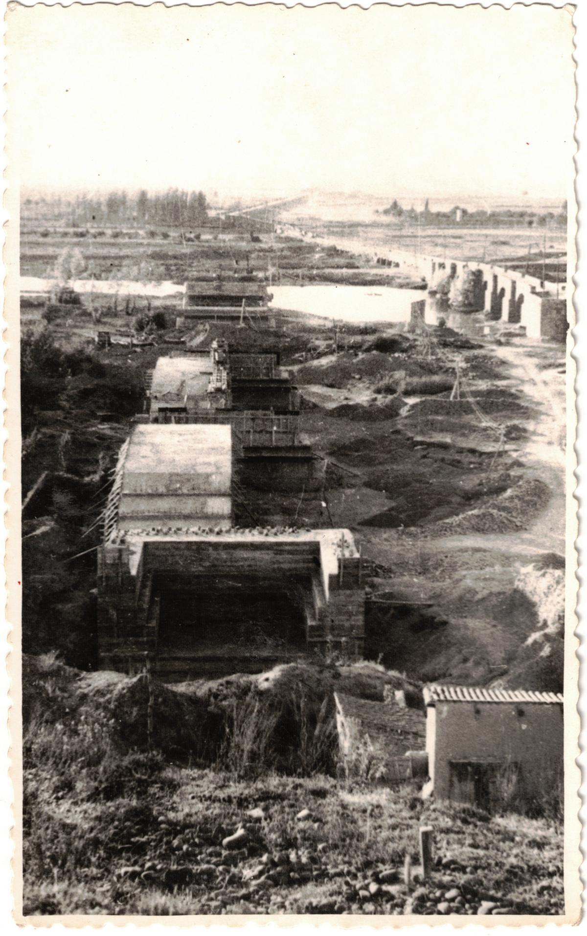 Construcción del puente sobre el rio Esla en 1952-1953: La segunda imagen adquirida por Ledo del Pozo.