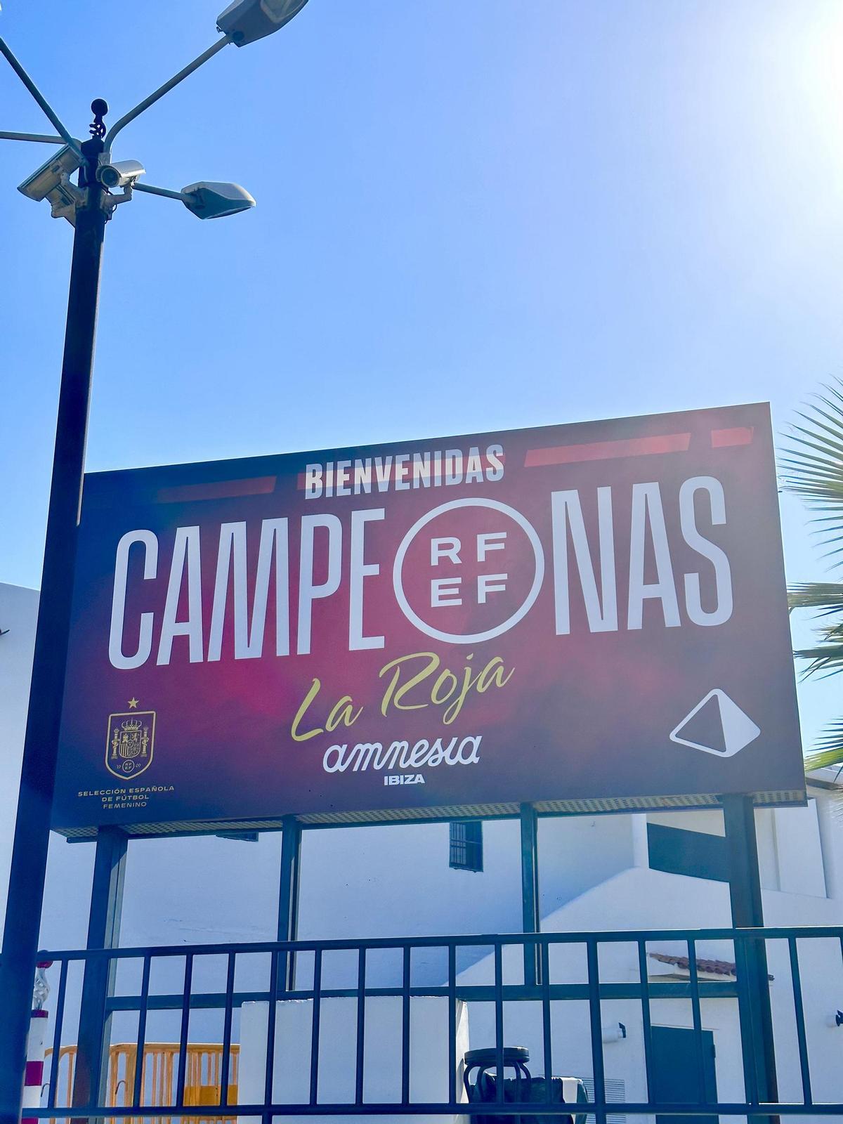 Mira aquí todas las fotos de las jugadoras de fútbol femenino en Amnesia