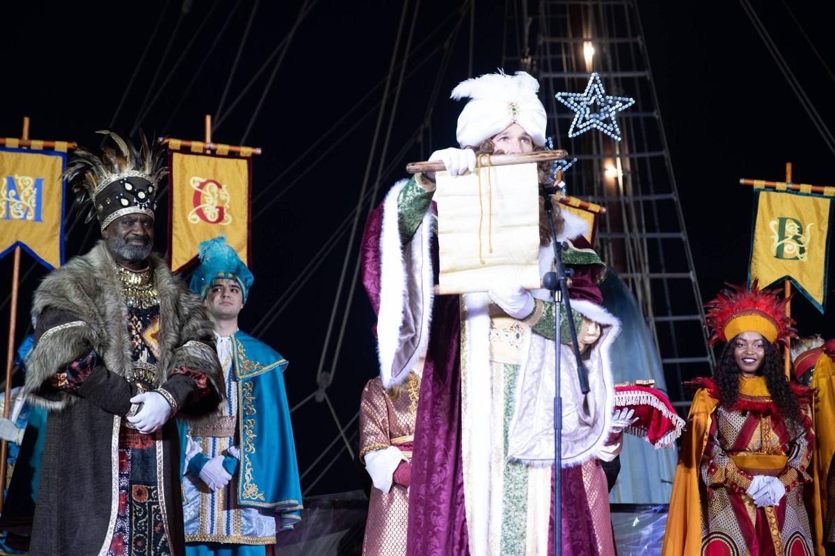 FOTOS | La ilusión echa a andar en Palma con la llegada de los Reyes Magos