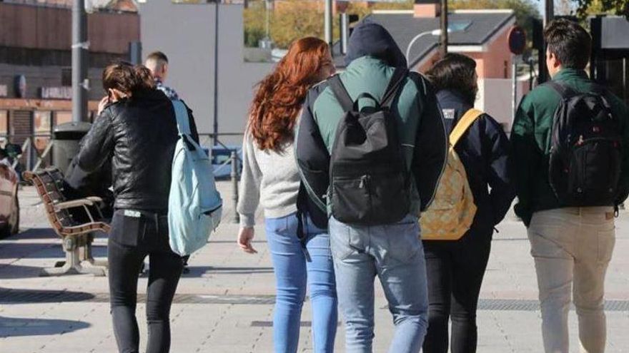 Uno de cada cinco jóvenes aún cree que la casa es tarea de las mujeres