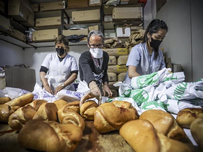 El Martes de Campo empieza en los obradores: 14.000 bollos para festejar