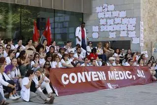 Les imatges de la protesta dels metges a Girona