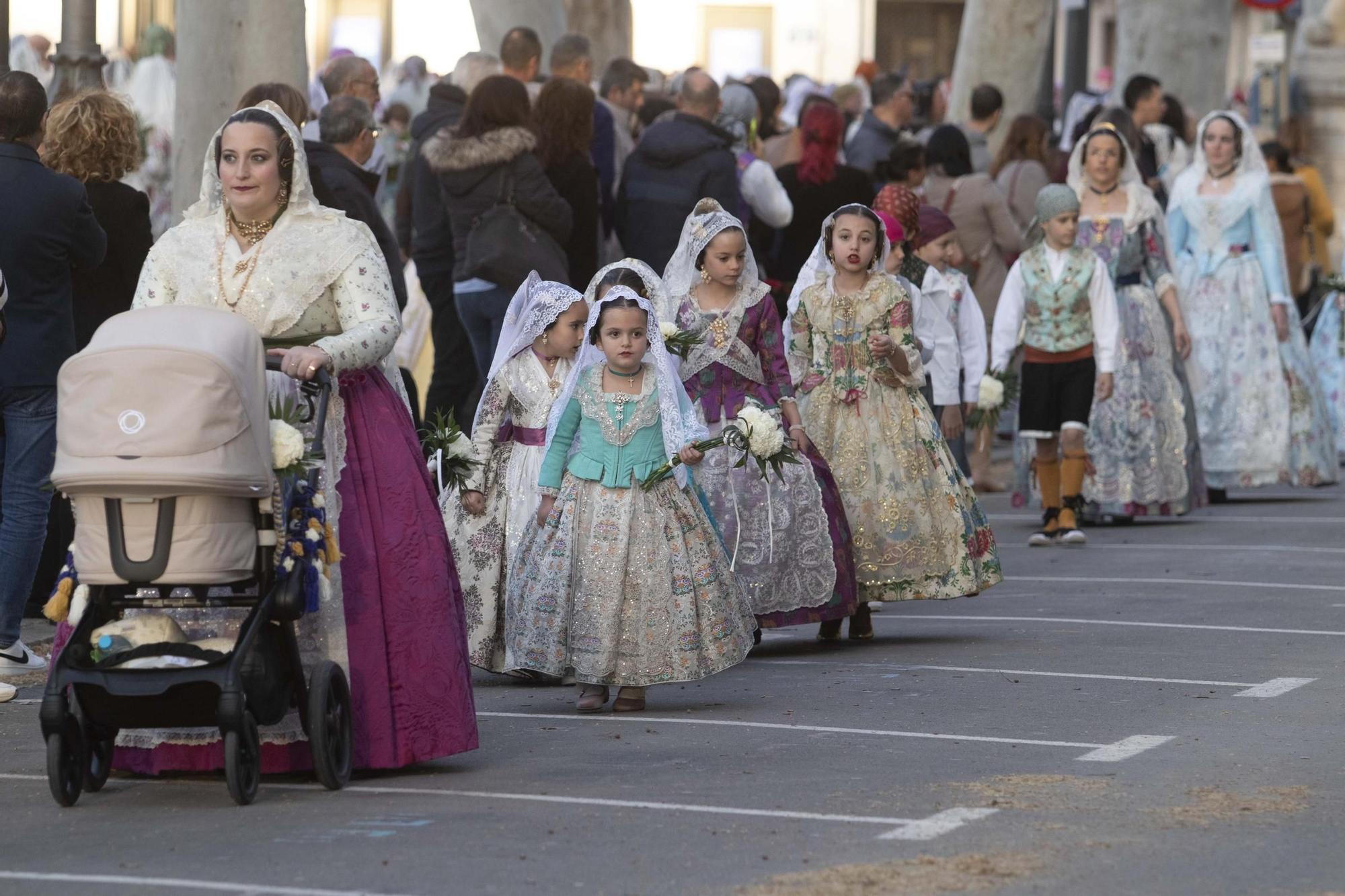 Búscate en la multitudinaria Ofrenda del sábado 22 de marzo en Xàtiva