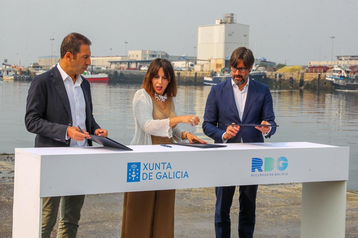 Desde la izquierda, Alfonso Villares, María Jesús Lorenzana y Emilio Bruquetas.