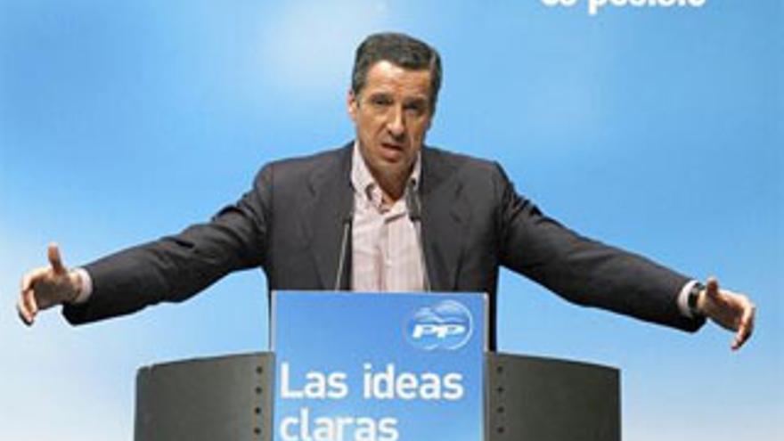 Zaplana anuncia que abandona el cargo de portavoz parlamentario del PP