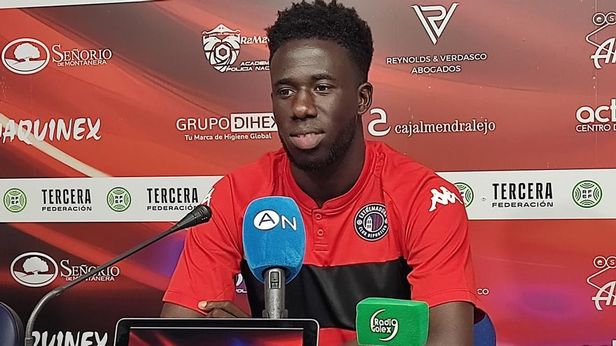 El Extremadura cede a Moussa al Don Benito