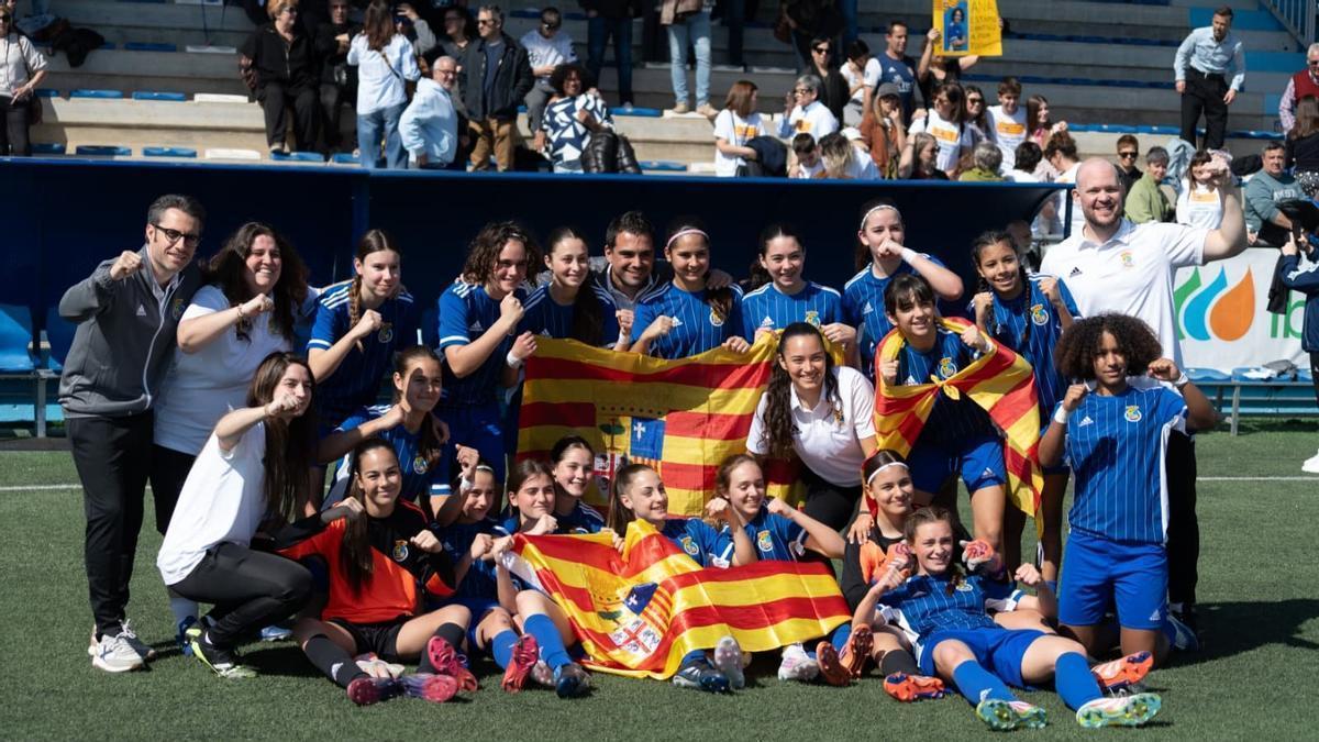 La jugadoras de la selección aragonesa celebran la victoria ante Cantabria.