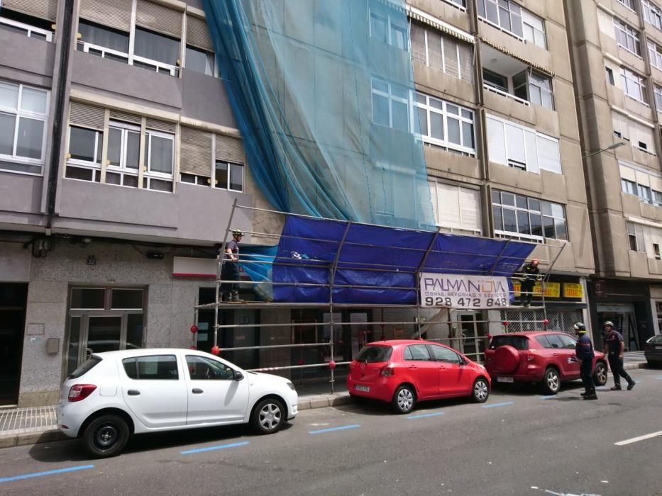 Caída de una red de obra en Néstor de la Torre