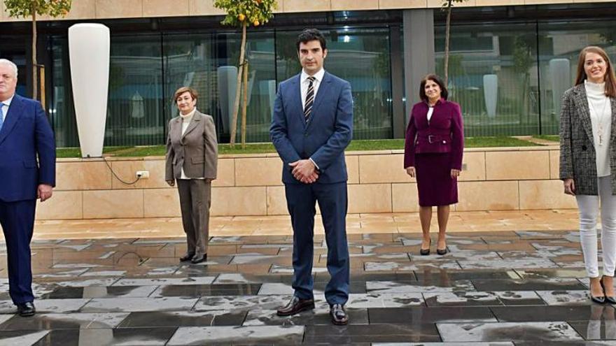 De izq. a dcha., Francisco Mora, Domingo Arcas, Encarna García, Roberto Carrilero, Rosa Mª Alarcón,
Concepción Chamorro y Josefa Eloísa Rodríguez.