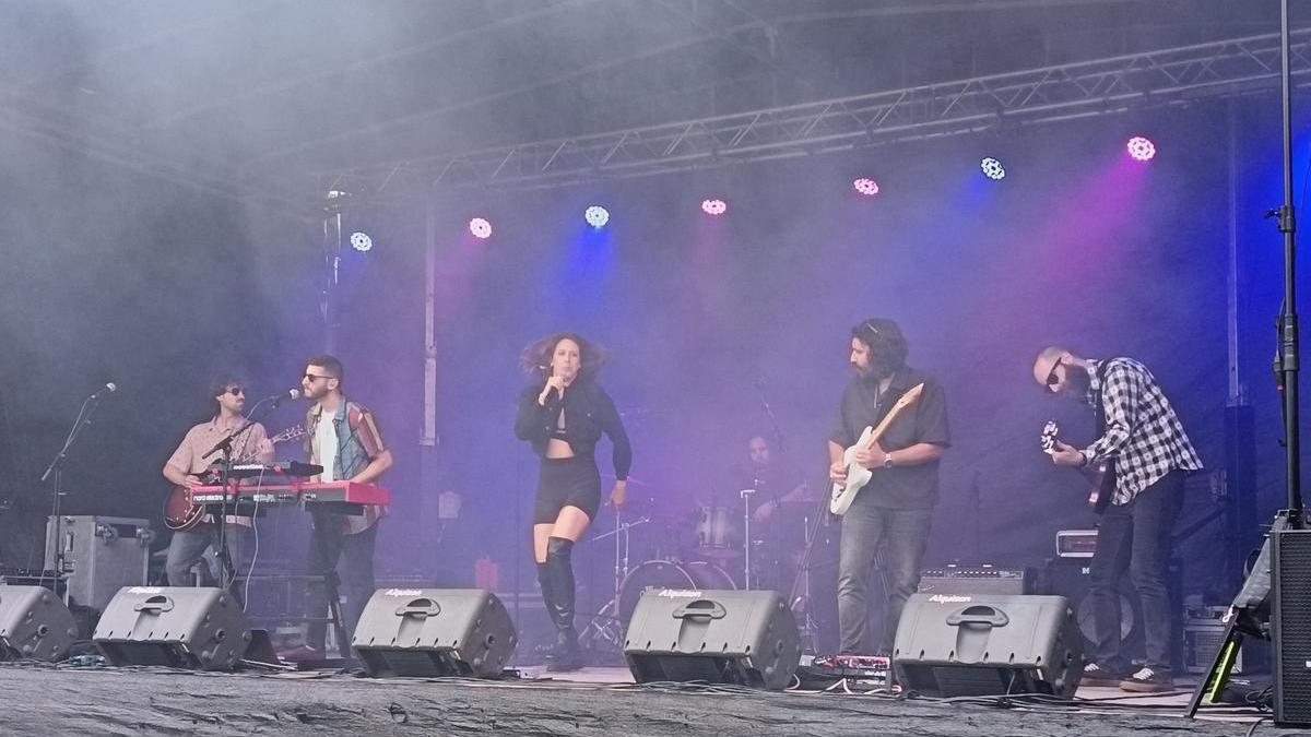 El grupo Milana Bonita, durante su actuación