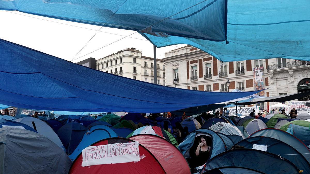 CRISIS VIVIENDA | La Puerta del Sol 48 horas después de la manifestación por el desahucio de Maricarmen: «Estamos aquí por nuestros hijos y nuestros nietos»